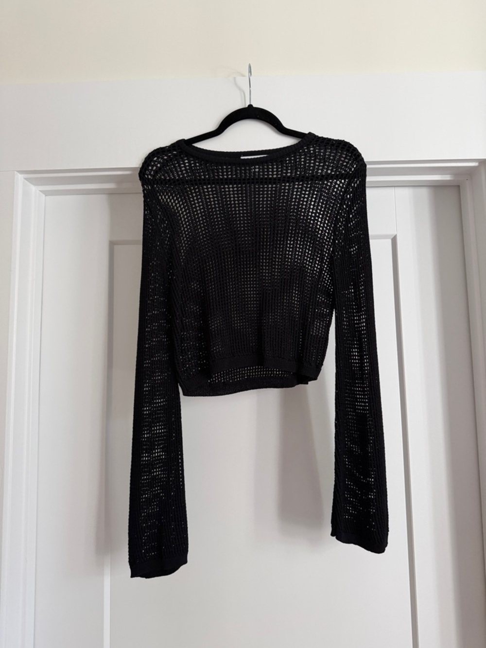Black Open-Knit Cropped Long-Sleeve Top